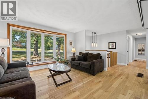 210 Patricia Crescent, Selwyn, ON 