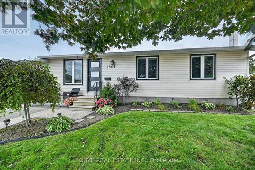 1501 Queenswood Crescent, Ottawa, ON 