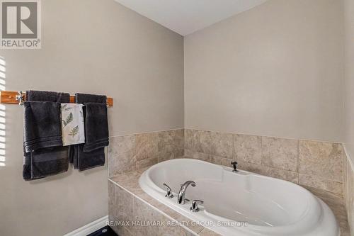 768 White Alder Avenue, Ottawa, ON 