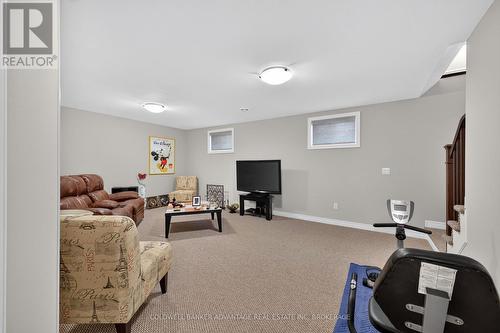 211 Classic Avenue, Welland (Lincoln/Crowland), ON 