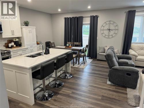 101 EAGLE STREET , Leamington, Ontario N8H 0G5 2