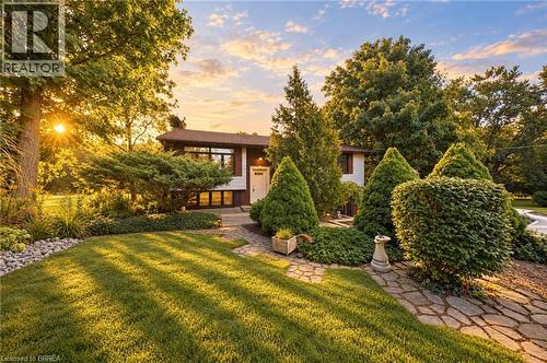 14 Falkland Road, Falkland, ON 