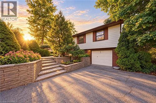 14 Falkland Road, Falkland, ON 