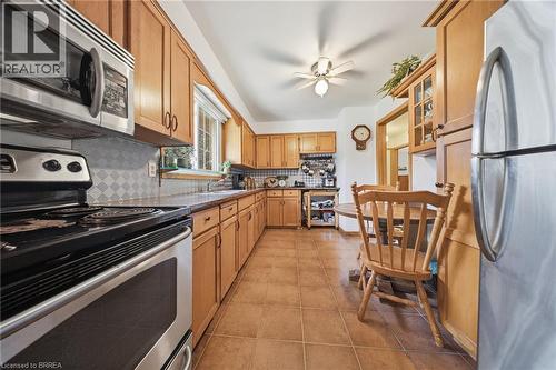 14 Falkland Road, Falkland, ON 