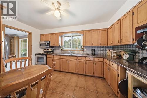 14 Falkland Road, Falkland, ON 