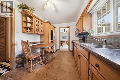 14 Falkland Road, Falkland, ON 