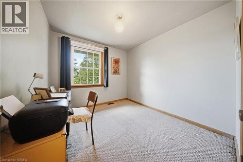 14 Falkland Road, Falkland, ON 