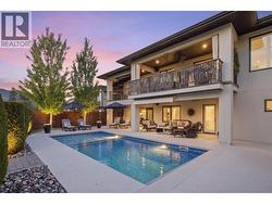 Private and serene backyard - 