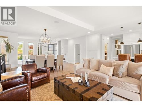 Hardwood flooring throughout - 1675 Willow Crescent Unit# 3 Lot# 3, Kelowna, BC 