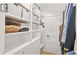 Large walk in closet - 