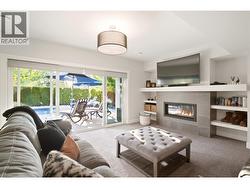 2nd Gas fireplace - 