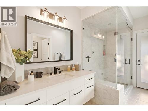 Steam Shower - 3 pc bathroom - 1675 Willow Crescent Unit# 3 Lot# 3, Kelowna, BC 