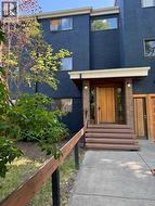 207, 1605 16 Avenue SW  Calgary, AB T3C 1A2