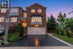 2435 COHO Way Oakville, ON L6M 0G7