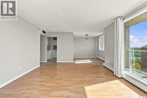 1907 320 5Th Avenue N, Saskatoon, SK 