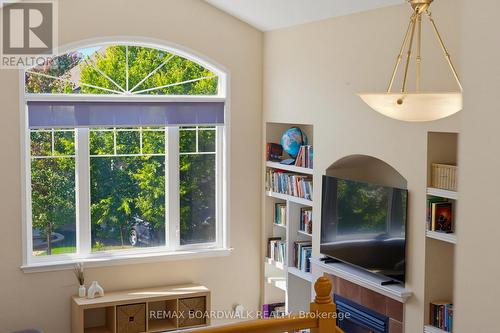 210 Broxburn Crescent, Ottawa, ON 