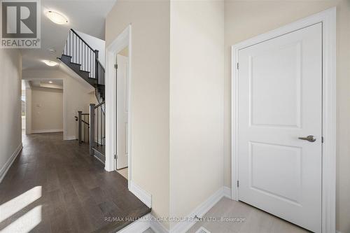 278 WALTER ENGLISH DRIVE , East Gwillimbury, Ontario L9N 0Z4 5