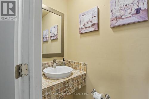 Powder Room - 4 - 661 Francis Road, Burlington, ON 