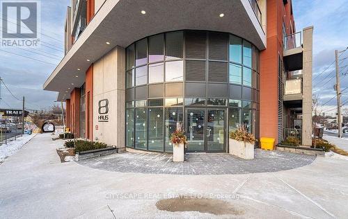 702 - 2433 DUFFERIN STREET , Toronto, Ontario M6E 3T3 2
