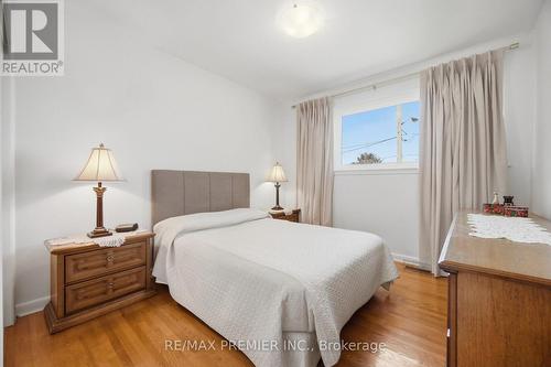 33 Belleglade Court, Toronto, ON 