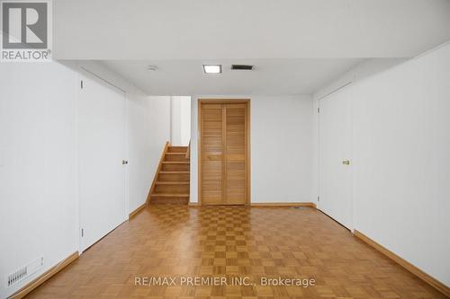 33 Belleglade Court, Toronto, ON 