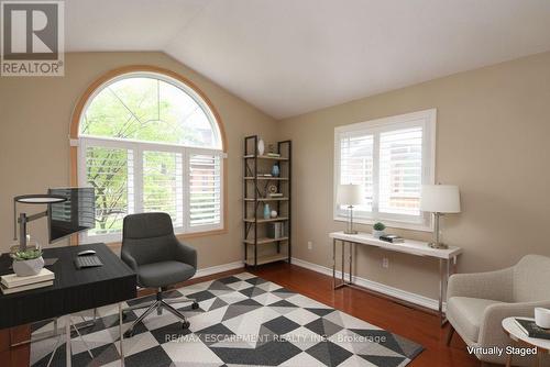 715 Bateman Court, Burlington, ON 