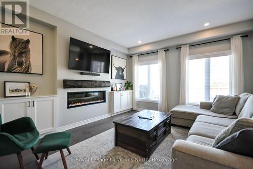 25 MAIDENS CRESCENT , Collingwood, Ontario L9Y 3B7 3