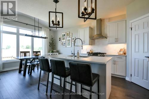 25 MAIDENS CRESCENT , Collingwood, Ontario L9Y 3B7 4