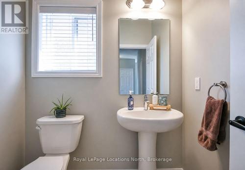 25 MAIDENS CRESCENT , Collingwood, Ontario L9Y 3B7 5