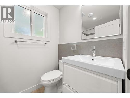Suite Bathroom - 4141 San Clemente Avenue, Peachland, BC 