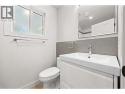 Suite Bathroom - 