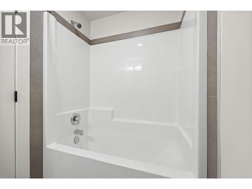 Suite Bathroom - 4141 San Clemente Avenue, Peachland, BC 