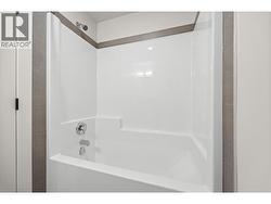 Suite Bathroom - 