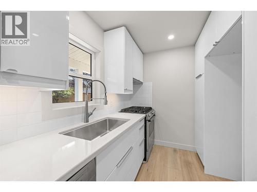 Suite Kitchen - 4141 San Clemente Avenue, Peachland, BC 