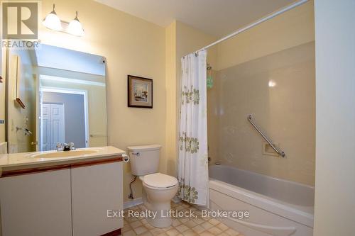 4 Piece Bathroom - 202 C - 1099 Clonsilla Avenue, Peterborough (Otonabee Ward 1), ON 