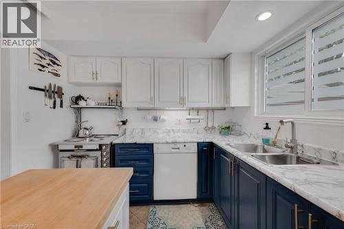 10 Goldfinch Road, Hamilton, ON 