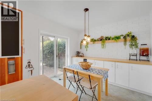 10 Goldfinch Road, Hamilton, ON 