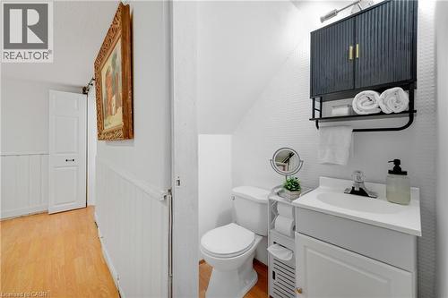 10 Goldfinch Road, Hamilton, ON 