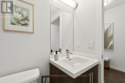 702 - 2087 Fairview Street, Burlington (Freeman), ON 