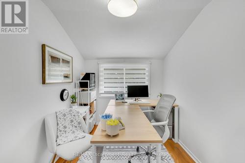 10 Goldfinch Road, Hamilton (Bruleville), ON 