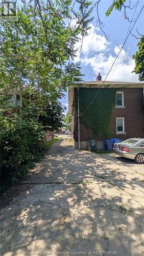 322 PARTINGTON Unit# UPPER , Windsor, Ontario N9B 2N5 4