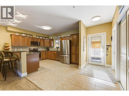 Spacious Entry. - 3996 Beach Avenue Unit# 236, Peachland, BC 