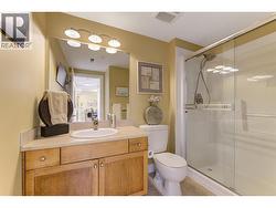 Main Bathroom. - 