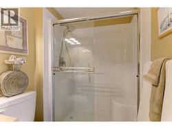 Main Bathroom with Shower. - 