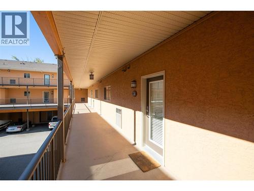 Welcome to #236. - 3996 Beach Avenue Unit# 236, Peachland, BC 