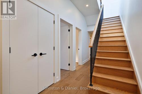 7 - 314 LONSDALE ROAD , Toronto, Ontario M4V 1X4 5