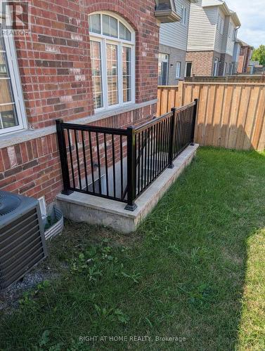 2 Cliff Thompson Court, Georgina, ON 