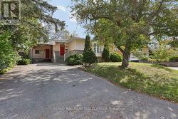 211 HARCOURT AVENUE Ottawa, ON K2B 5C2