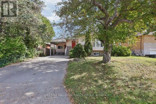Plenty of parking for guests. - 211 Harcourt Avenue, Ottawa, ON 