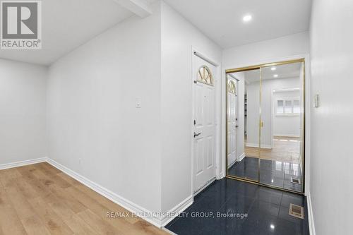 Foyer. - 211 Harcourt Avenue, Ottawa, ON 